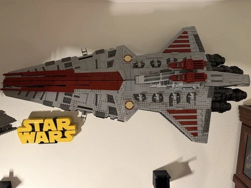 LEGO Star Wars: UCS Venator-Class Republic Attack Cruiser (75367) - Used, Built