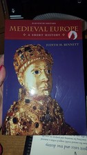 Medieval Europe: A Short History - paperback Judith M. Bennett