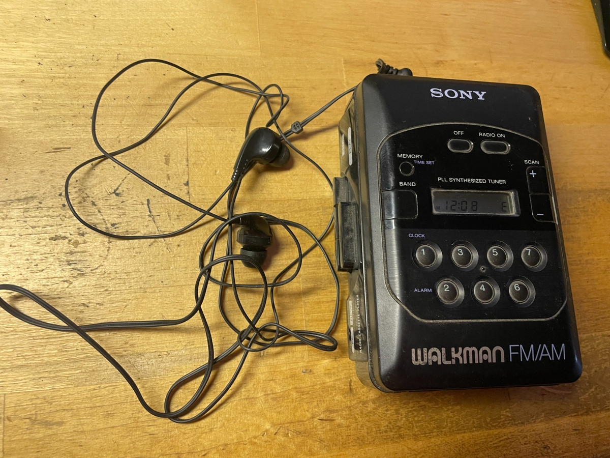 Sony Wm-fx103 Walkman Radio Cassette Player Am FM WMFX103 Wm-fx121