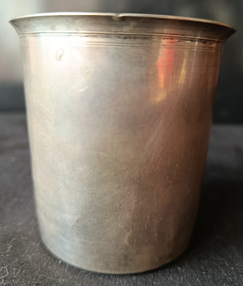 timbale argent massif – Poinçon Vieillard et femme 1819–1838 Orfèvre P Calice F - Photo 2/4