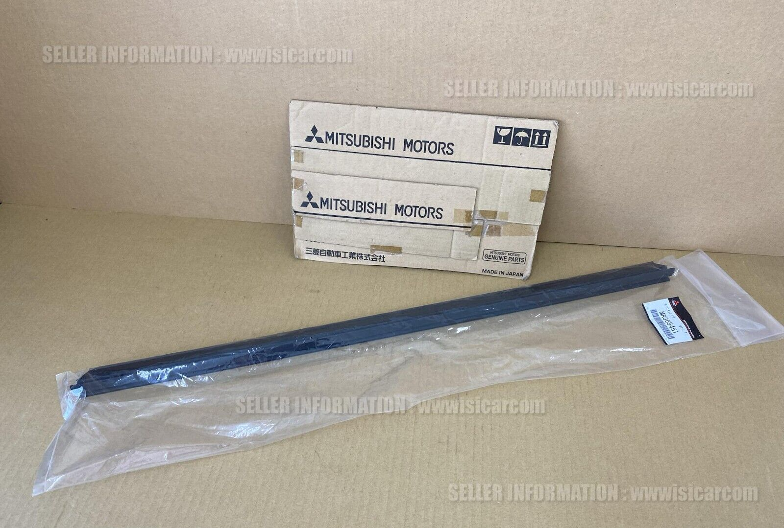 Mitsubishi PAJERO IO H77a Weatherstrip FR Door Belt INR MR365451 