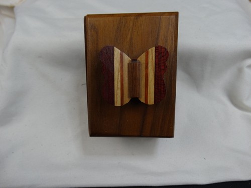 Wood hand made trinket box w/butterfly top - Picture 8 of 9