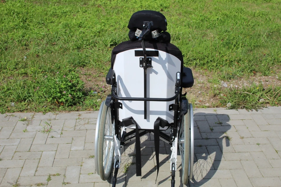 Rollstuhl etac Cross 5 40S bis 135kg Rollstuhl "mia san mia" Ohne Fußstützen! - Bild 3 von 4