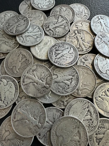 (1) Lower Grade 90% Silver WALKING LIBERTY Half Dollar - 1916-1947 - Circulated