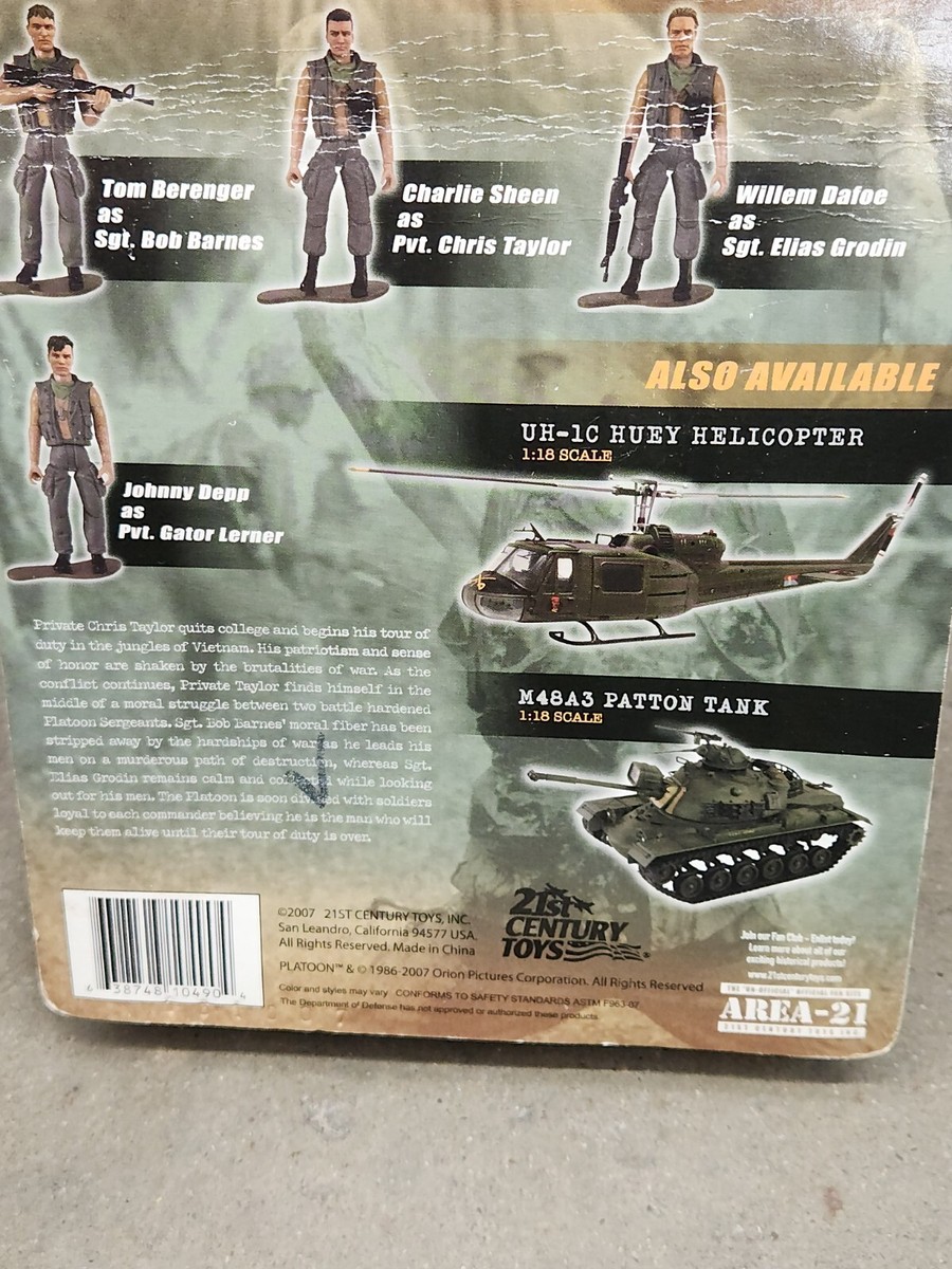 Ultimate Soldier XD 1:18 PLATOON Tom Berenger as SGT. BOB
