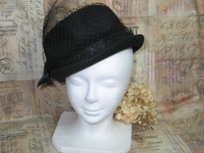 Antique Vintage Hat 1940s 1950s EVELYNVARON MODEL Cloche