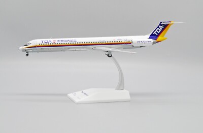 TDA MD-81 Reg: JA8469 EW Wing Scale 1:200 Diecast model EW2M81003  