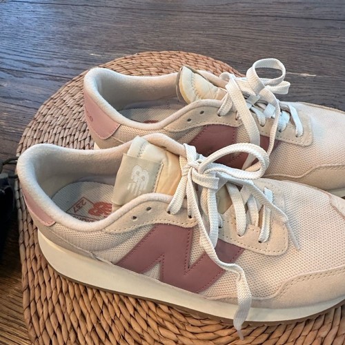 New Balance Women's Cream and Pink Sneakers - Picture 1 of 6