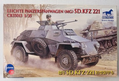 BRONCO CB35013 1/35 Leichte Panzerspahwagen(MG) Sd.kfz.221 Model