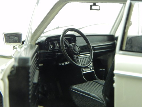 BMW e10 2002 Ti blanco coche en miniatura 24053 Welly 1:24 - Imagen 6 de 7
