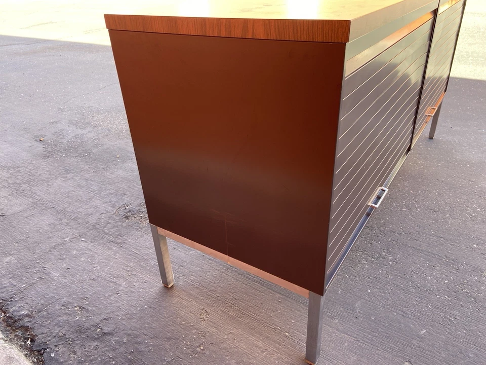 Aparador Steelcase Vintage Mediados de Siglo Moderno Metal Retro Tanker Credenza Foto 4 de 4