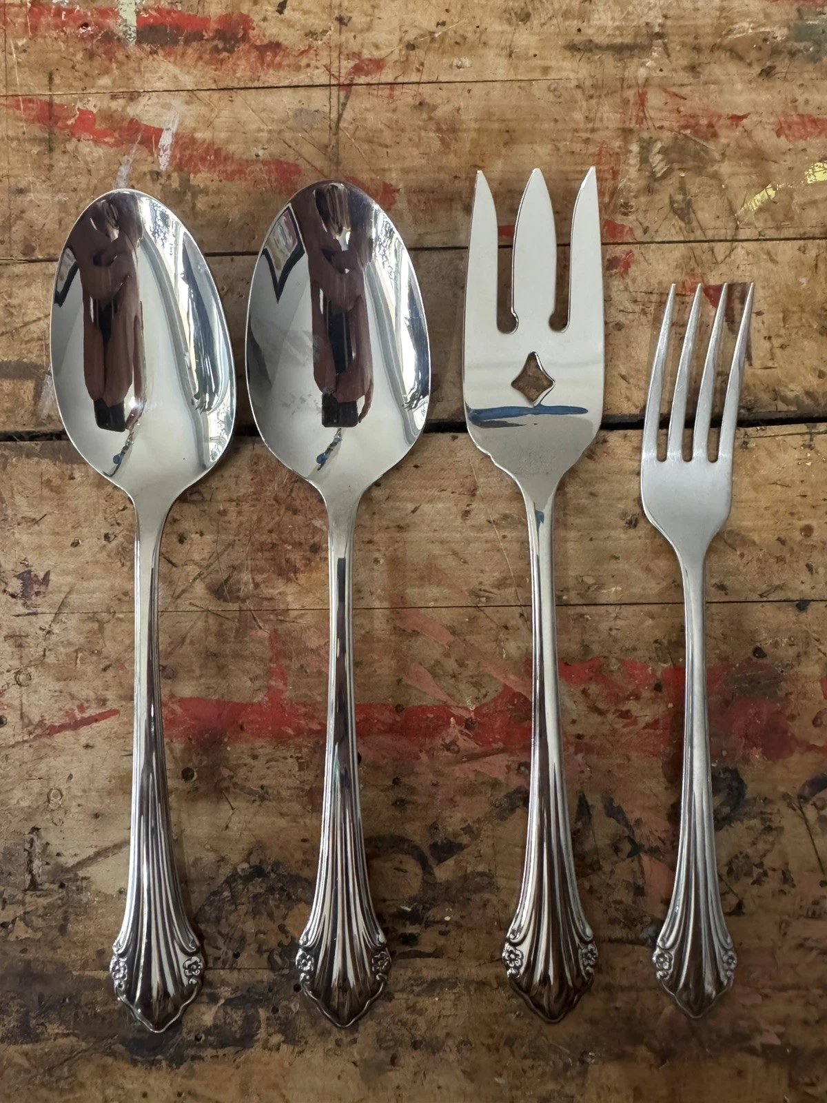 Oneida Bittersweet Floral mixed set (set Of 4)