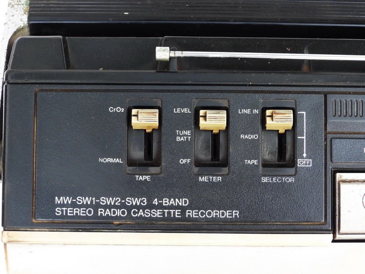 ポータブルプレーヤー National 3 Band Radio Cassette Recorder National Panasonic R-30301 3-Band Radio Stereo Cassette