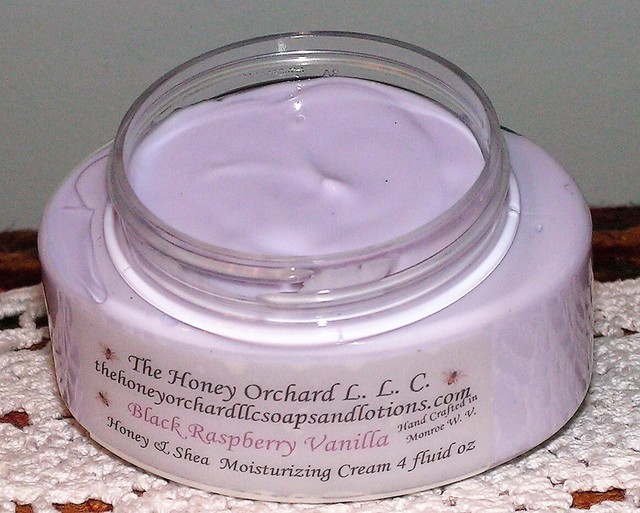 Avon Vanilla Moisturizing Hand & Body Lotion Snowflake Design Label NewSealed eBay