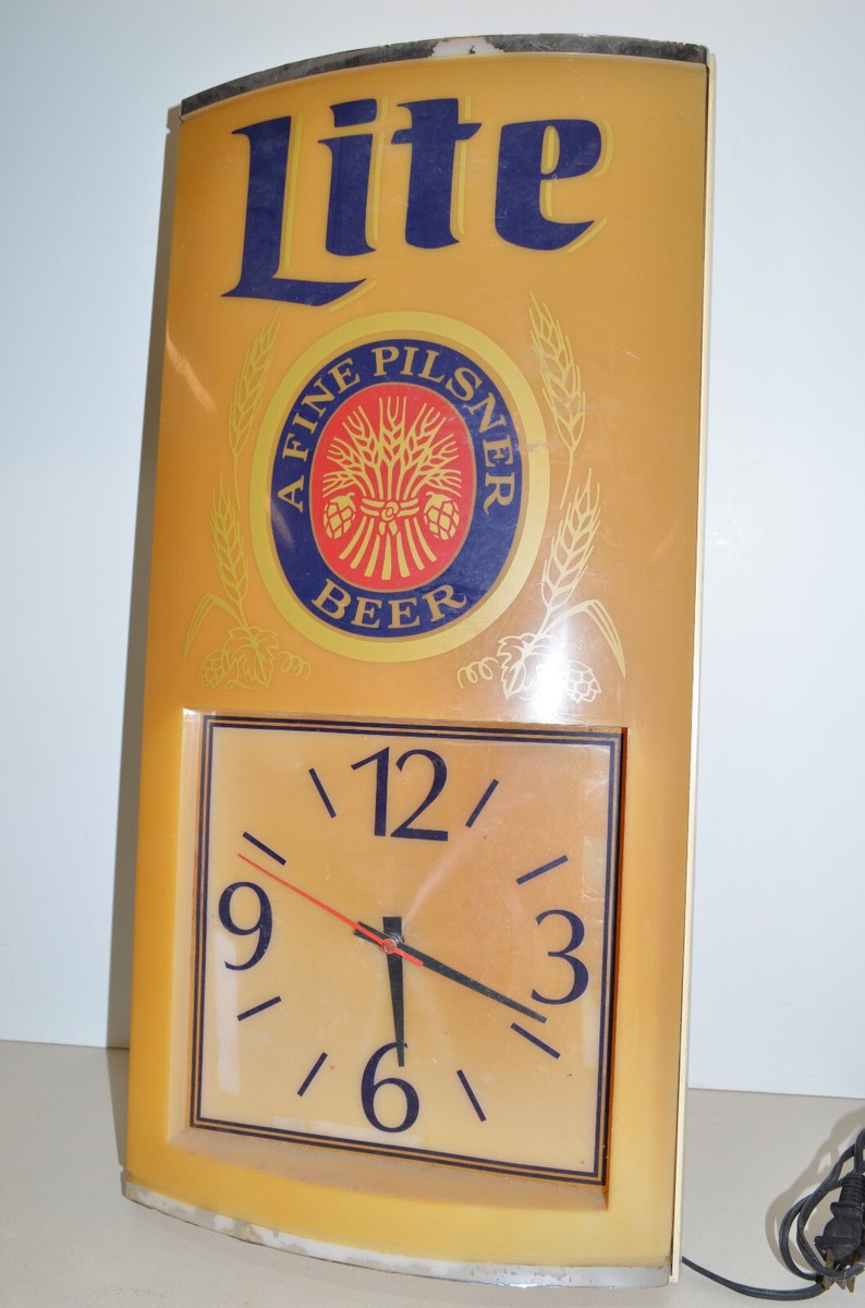 USA輸入品　X0024 【ライトサイン】ミラーライト　ビール　時計　亀裂あり VINTAGE 1992 MILLER LITE BEER CAN LIGHT UP CLOCK PLASTIC