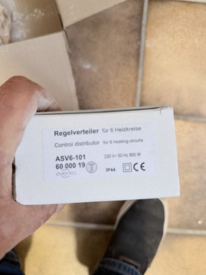 Fußbodenheizung Raumregelung Set Drahtgebunden Evenes EBERLE Stellantriebe NEU