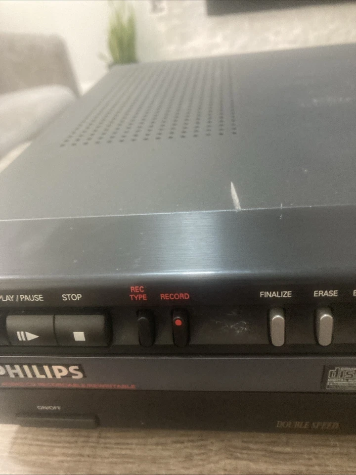 Phillips Cdr 775/17  Audio CD Recorder  excellent condition - Image 4 of 4