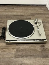 Technics Quartz SL-Q200 Direct Drive Automatic Turntable System Powers On Spins