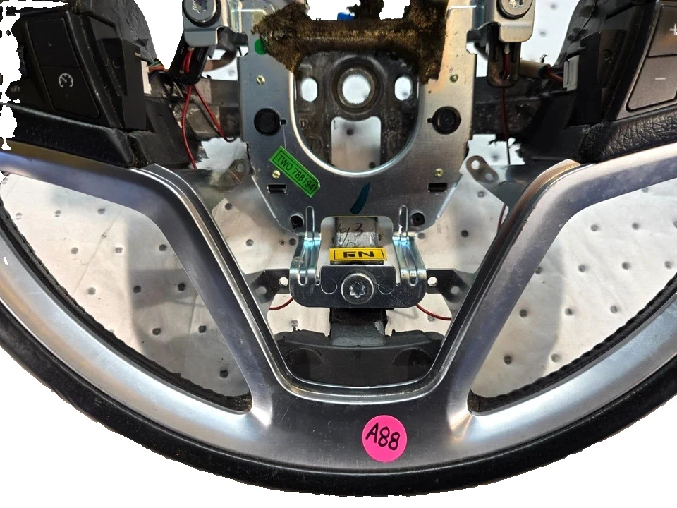 Volante conductor Saturn Vue 2008-2010 con interruptor de crucero OEM Foto 4 de 4