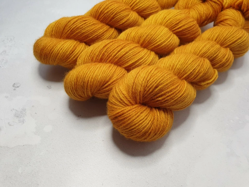 Corriedale DK Gewicht Garn, 100g, Pure Hell Gold - Bild 4 von 4