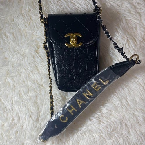 Unused CHANEL VIP Novelty Quilted Smartphone Shoulder Pouch from Japan - 第 15/18 張圖片