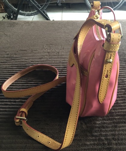 Dooney and Bourke, pink patent leather cross Body/ handbag. G/VG - Picture 8 of 16