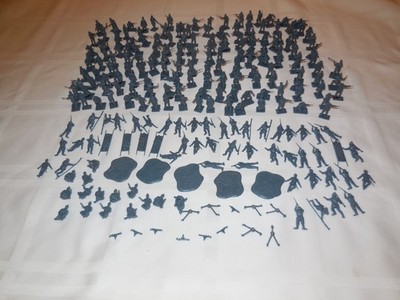 200+ Airfix Brand German World War 1 soldiers. 1/72 scale