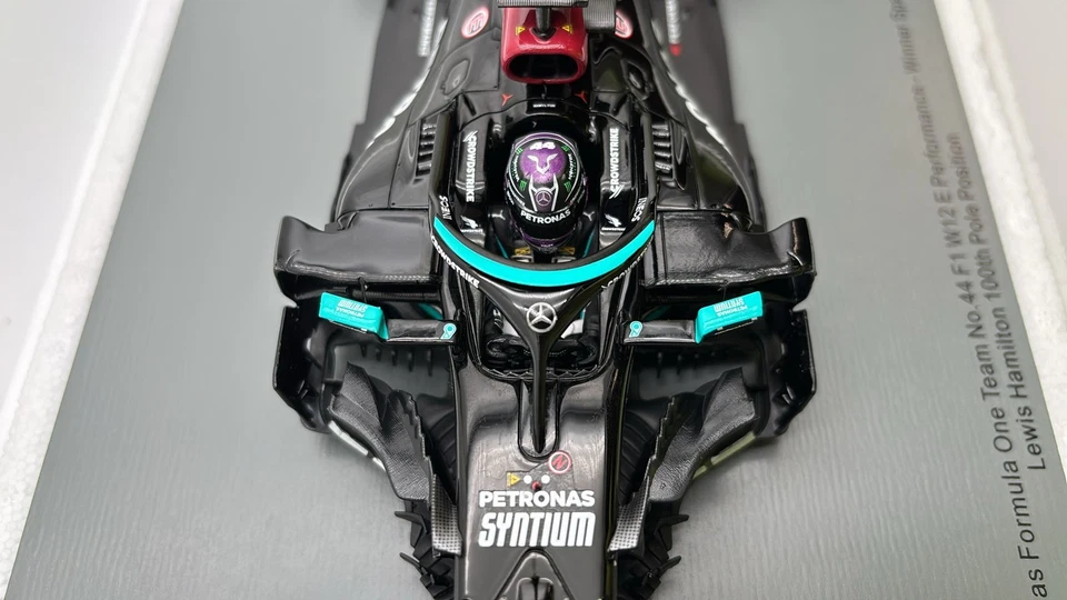  SPA18S594 Sparkmodel Mercedes-AMG F1 W12 E Performance L. Hamilton winner  - Immagine 4 di 4