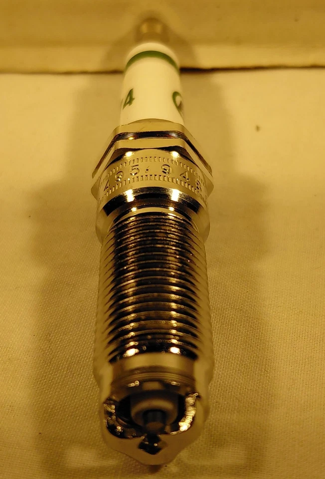 E3.74 E3 Premium Automotive Spark Plugs - 6 SPARK PLUGS,new in box - Image 4 of 4