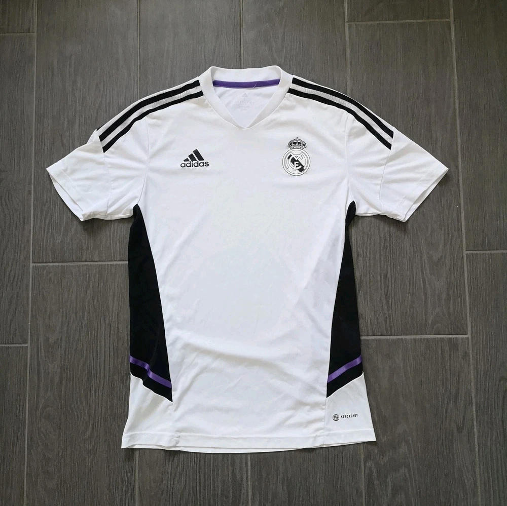 Real Madrid Trikot Größe: S 2022/23 Fußball Streatwear Nike Sommer Fashion Mode