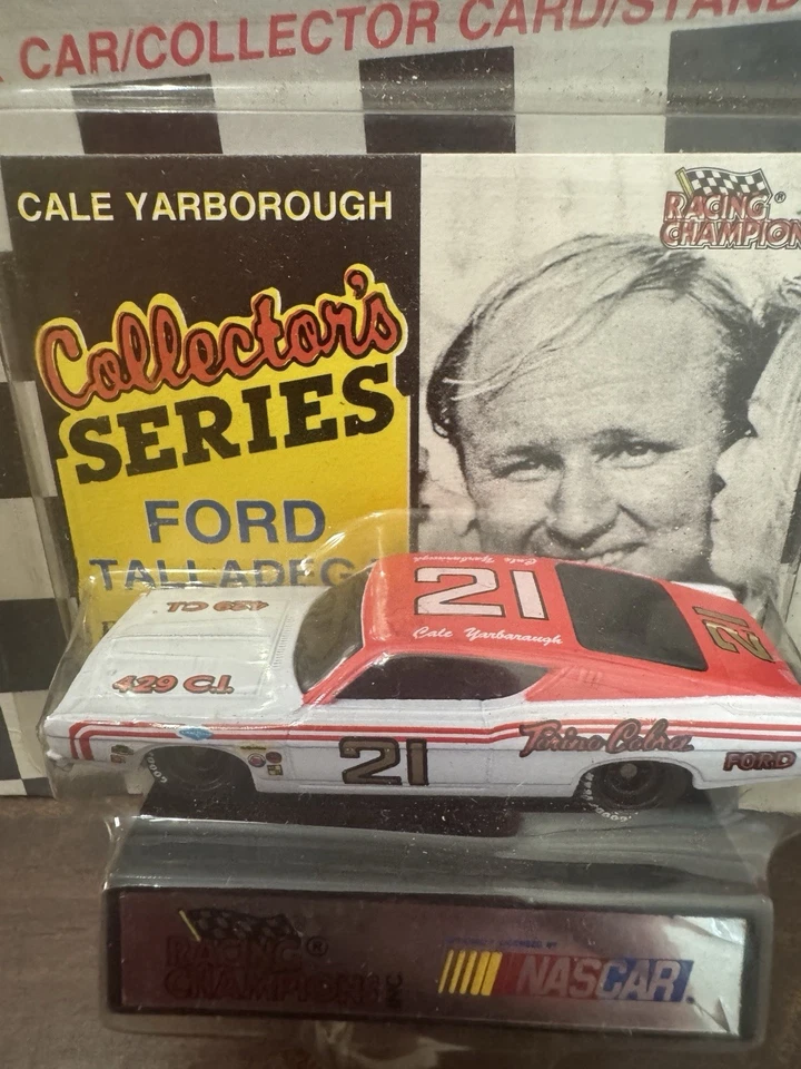 Coche diecast Cale Yarborough 21 Ford Torino Talladega Foto 2 de 3