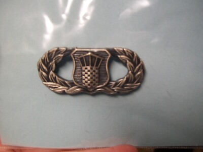 USAF US AIR FORCE TRAFFIC CONTROL BASIC LAPEL PIN BADGE app 1.7 INCH
