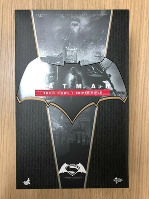 hot toys batman tech cowl