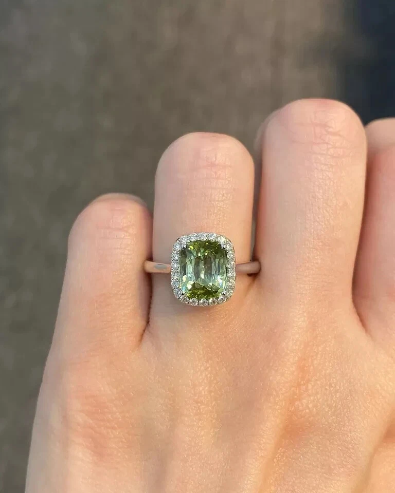 950 Platinum 2.60 Ct Cushion Natural Green Tourmaline & Diamond Wedding Rings - Image 4 of 4