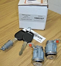 *NEW*  SET of KENWORTH or PETERBILT KEYED ALIKE DOOR LOCKS & IGNITION LOCKSET