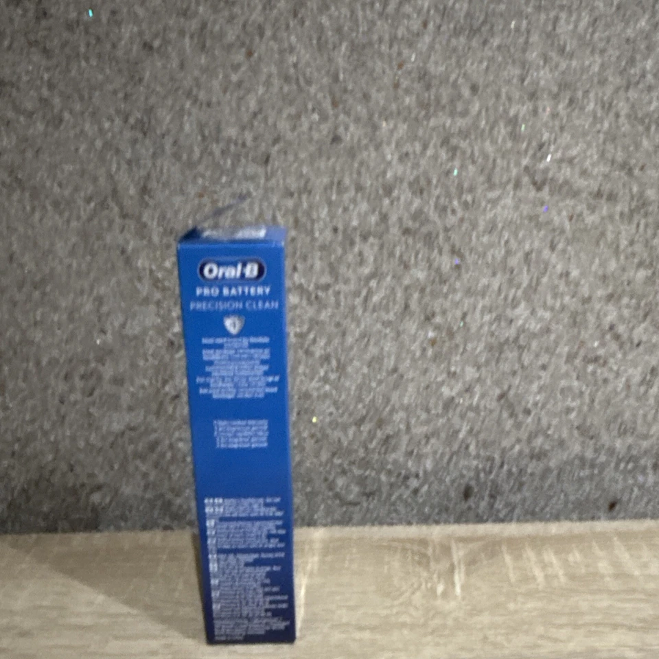 Oral-B Pro Electric Toothbrush Head Precision Clean 2 Batteries Included - Image 4 of 4