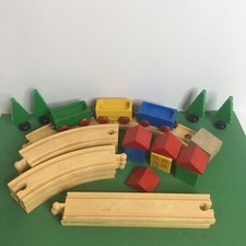 Vintage Wooden Train Set Magnetic Parts Cars Houses Trees Tracks Kids Toy