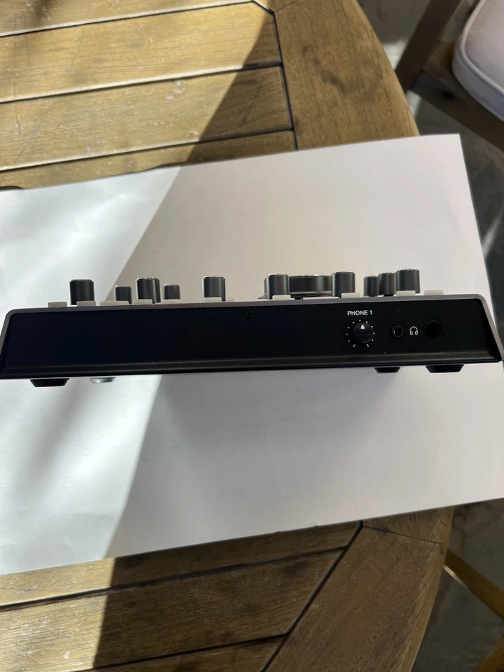 BIGKNOB MT-11 USB Audio Interface / Monitor Controller - Image 2 of 4