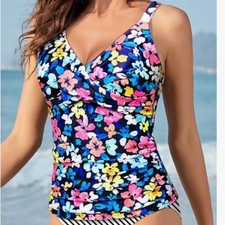 NWT Floral Tankini Top Medium Twist Front V Neck Tummy Control Swim Top
