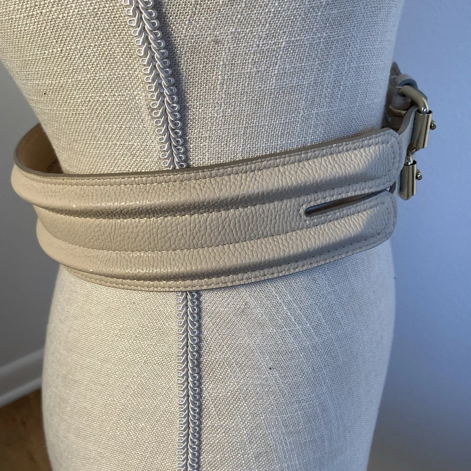 BCBGMAXAZRIA Mujeres Marfil Doble Hebilla Ancha Espalda Corsé Y2K Cinturón Talla Pequeña Foto 4 de 4