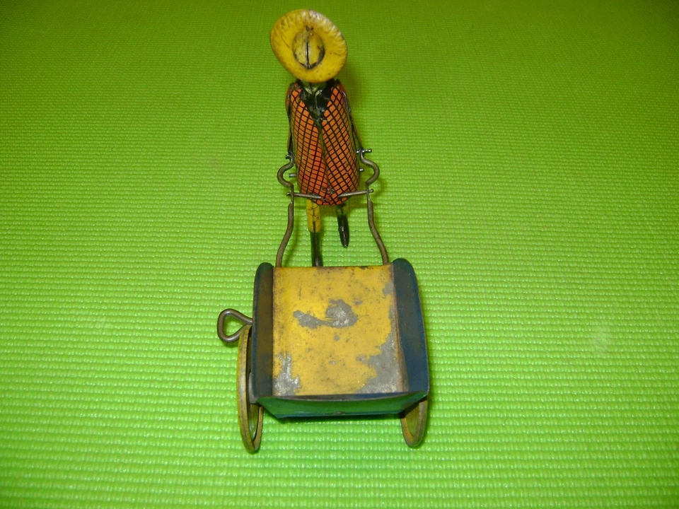 JOUET MECANIQUE ANCIEN JARDINIER AVEC BROUETTE  EN TOLE-GERMANY-EPOQUE LEHMANN - Photo 3/4