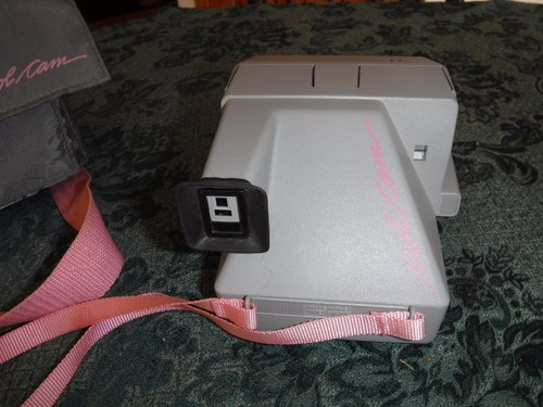 POLAROID 600 COOL CAM PINK CAMERA AND CASE (WORKING?) - Picture 13 of 20