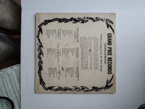 Christmas With The Happy Crickets Vinyl Record Album Distressed - Picture 6 of 12