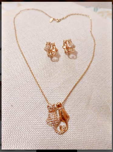 CADENA COLGANTE Y PENDIENTES CON GATOS APASIONADO ORO Y CRISTAL SAN VALENTIN - Imagen 3 de 3