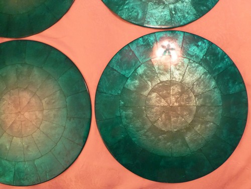 Set Of 4 Kim Seybert 15" Round Capiz Shell Placemats 1229 Teal Green Rare Beauty - 第 4/24 張圖片