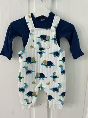 M&S BABY JUNGEN 0-3 MONATE DINOSAURIER LATZHOSE OUTFIT, SET, PAKET KOMBIPOSTEN