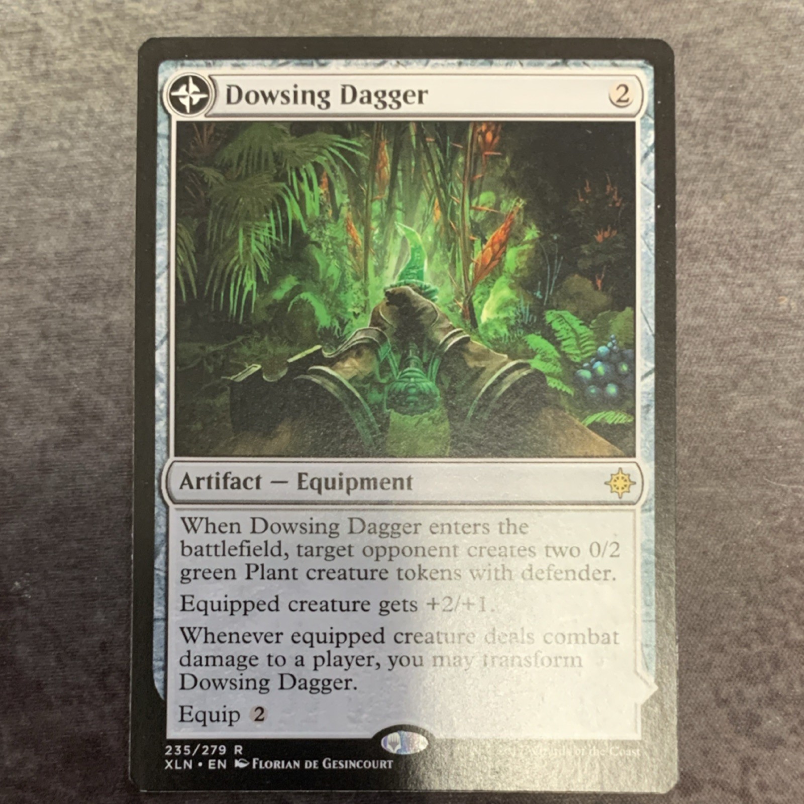 Wizards of the Coast Dowsing Dagger Rare Artifact Ixalan Regular