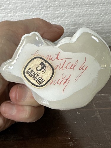 Fenton Opalescent Glass Cat Hand Painted, Signed, Poinsettia Christmas - Picture 6 of 6