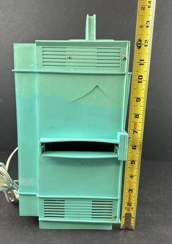 Vintage 1960's Kenner Easy Bake Oven Plastic Turquoise Untested/Powers On - Picture 19 of 23