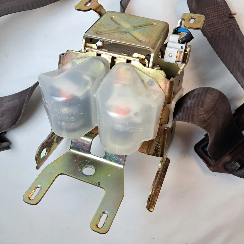 Conjunto retractor cinturón seguridad delantero izquierdo + derecho Toyota Camry 1987-1988 granate Foto 4 de 4